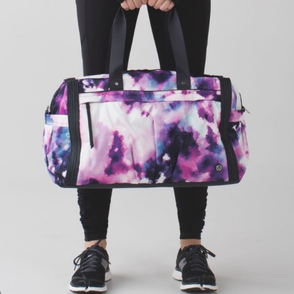 Lululemon duffle in Blooming Pixie print NEW NWOT rare!! - Picture 12 of 12